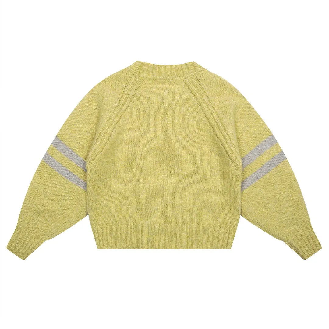VIVI138# vivienne west wood 25th spring new model, three-color yarn wool splicing embroidered chapter design round neck 🧩 5.5-count custom-woven and dyed tunic hair, definitely not the spandex imitation wool on the market 🧩100% restoration of heavy-duty weaving method loose cuffs restored original pattern 🧩high embroidery density single chapter embroidery 20,000 stitches 🧩100% chemically tested custom-woven and dyed wool, 0 color difference. Size: 1 yard (90-110 pounds) 2 yards (110-130 pounds) 3 yards (130-150 pounds) Color: gray yellow